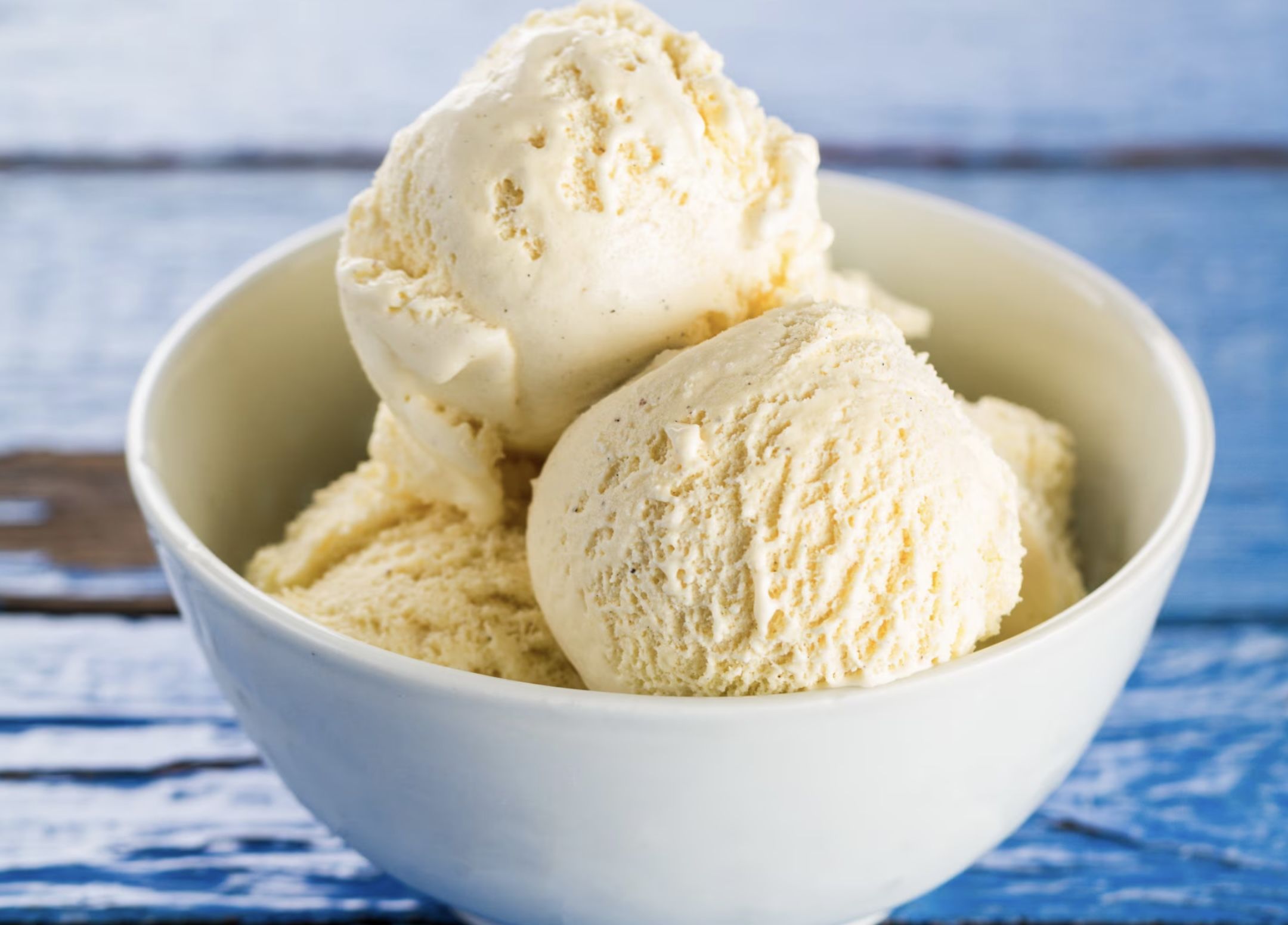 17 Ide Nama Usaha Es Krim Vanila yang Bikin Lidah Lumer dan Branding Makin Nempel