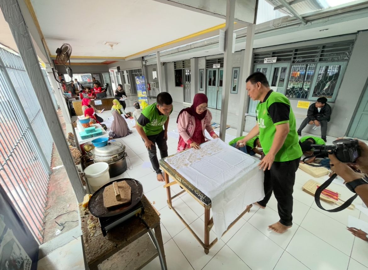 Warga Binaan Rutan Kelas IIB Tanjung Redeb Ikuti Pelatihan Membatik Bersama Pengrajin Batik Lokal