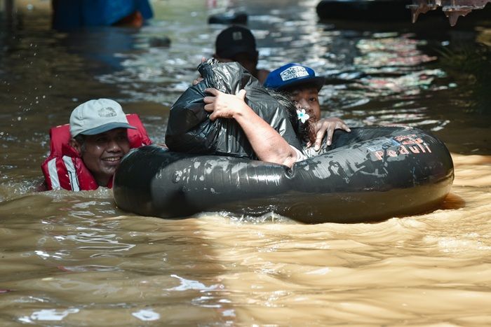 Hampir Seribu Orang Mengungsi Akibat Banjir Jakarta, BPBD Siapkan Kebutuhan Dasar