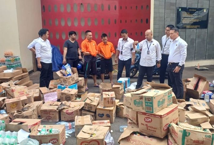 Bahaya! Ada Satpol PP Penjual Makanan-Sabun Kemasan Kedaluwarsa, Markasnya di Tangsel