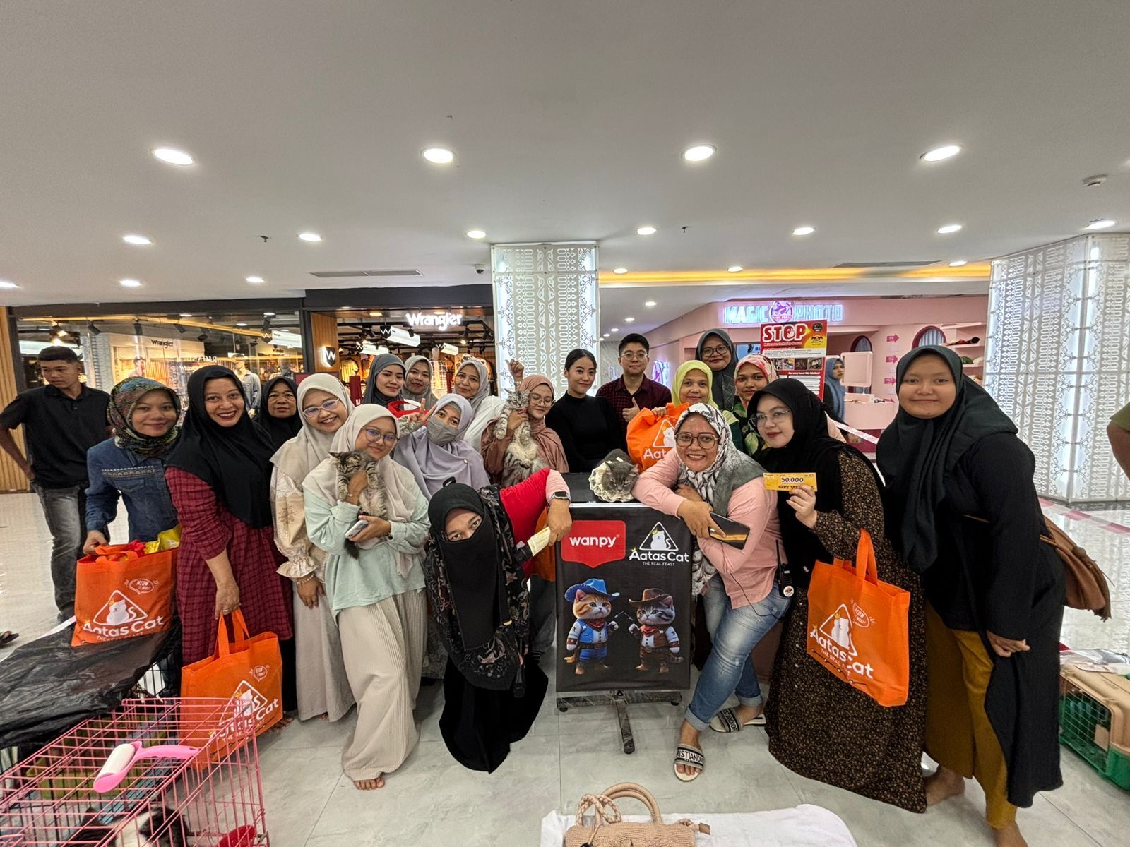 Lomba Kucing Ramaikan Plaza Aceh dalam Event The Pet Venture 2025
