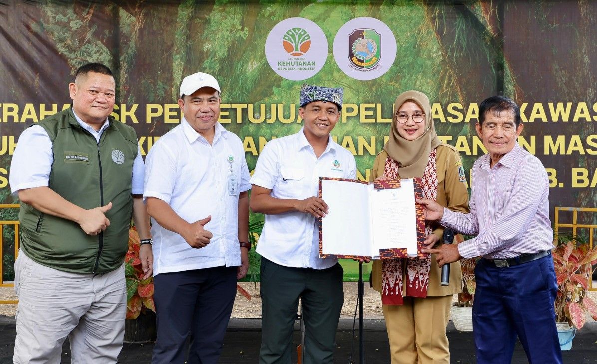 Menhut Raja Juli Pastikan 152 Hektar Hutan di Pancer Resmi untuk Warga