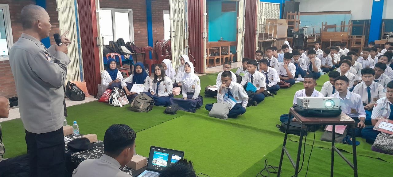 Kegiatan MPLS, Polres Purwakarta Ajak Pelajar Jangan Terlibat Aksi Kriminal