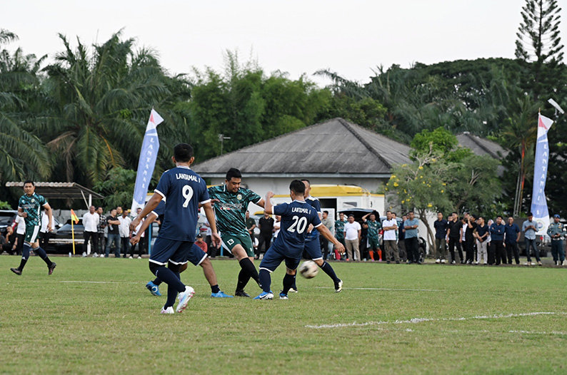 Main di Lini Depan, Bobby Nasution Meriahkan Laga Pemprov Sumut vs Lantamal I