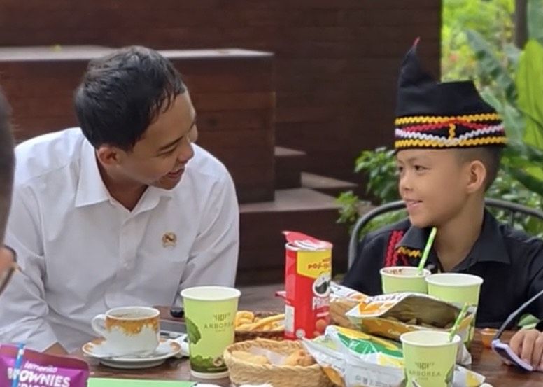 Menteri Kehutanan RI Raja Juli Ketemu Dika “Aura Farming” Ngobrol Pakai Bahasa Kuansing