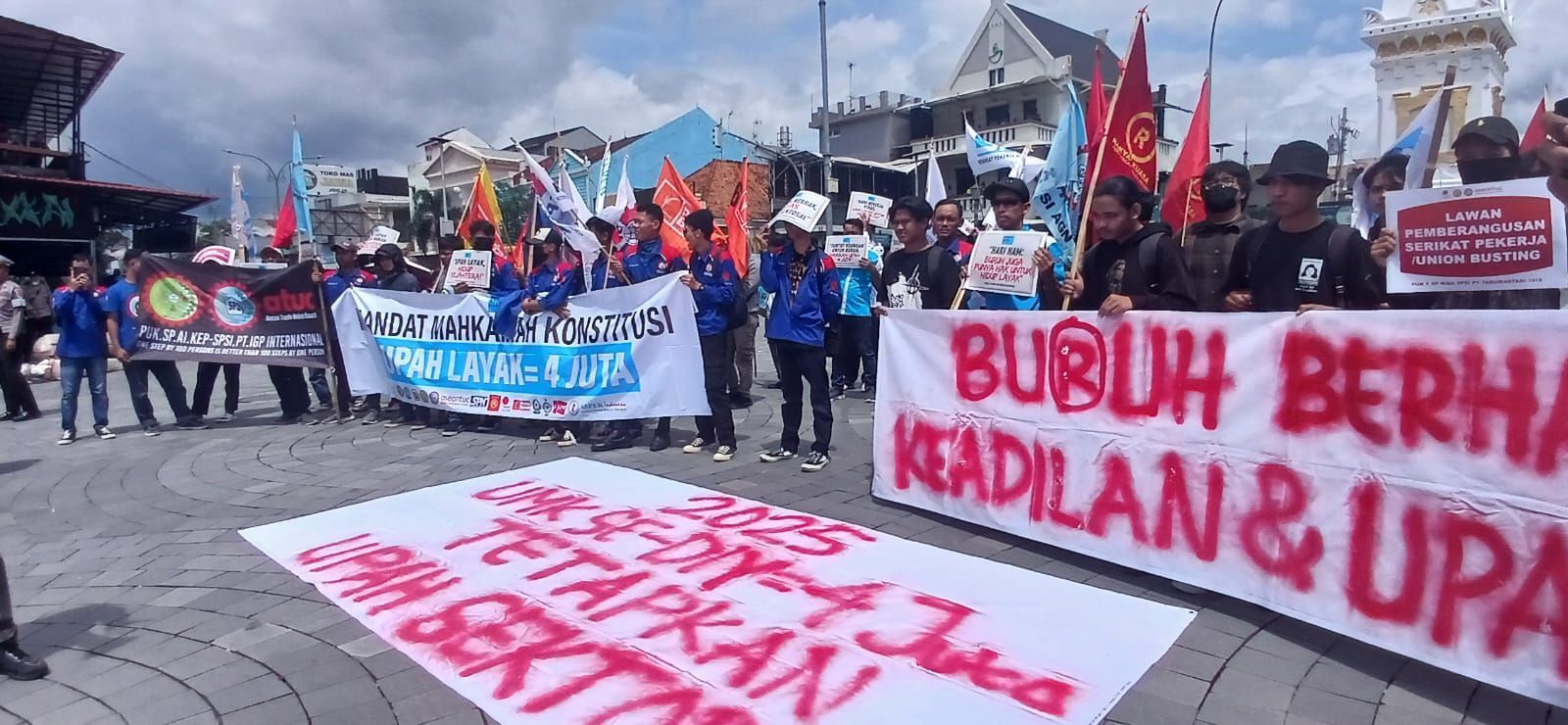 Desak Pemerintah Tinggalkan Formula PP 56 2023, MPBI DIY Sebut Upah Harus Sekitar Rp 4 Juta : Syarat Hindari Kemiskinan