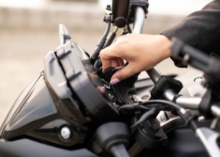 3 Alasan Kunci Kontak Motor Terasa Seret, Jangan Dibiarkan!
