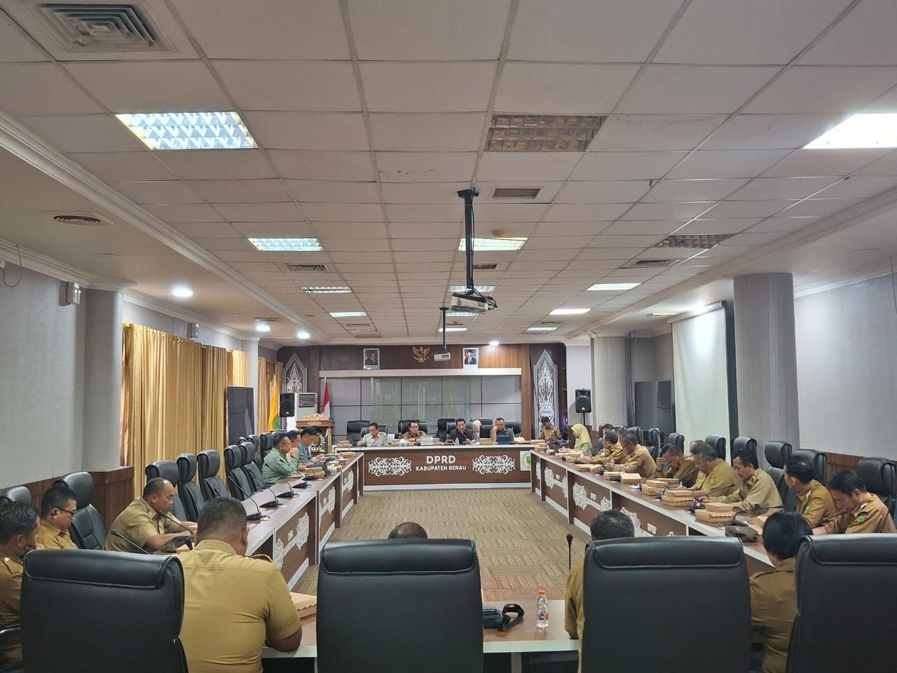 Komisi II DPRD Berau Gelar RDP Bahas Penyegelan Kebun Warga oleh Satgas PKH