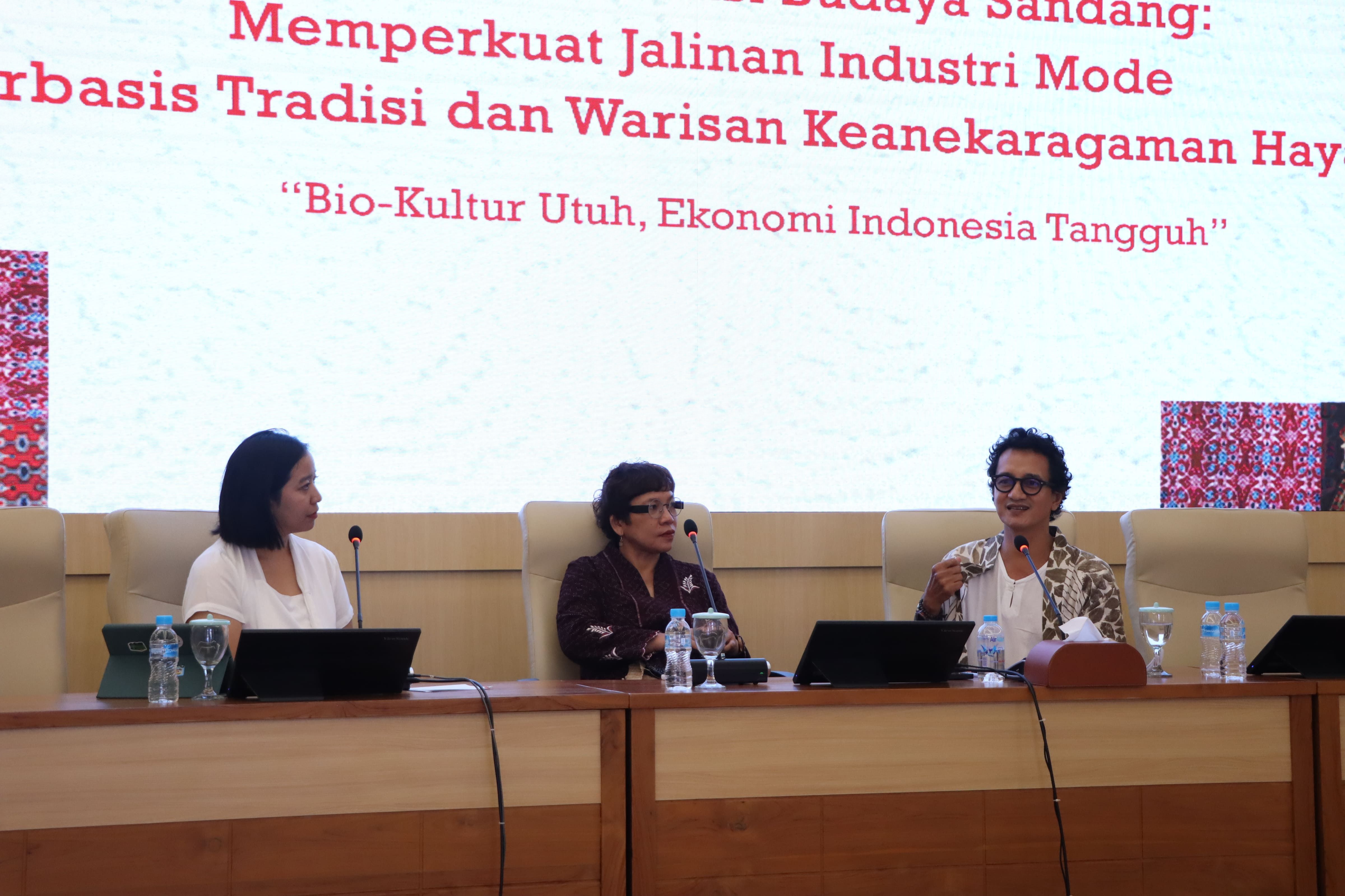 Pergeseran Tren Busana, UGM Dorong Mode Lokal untuk Diperkuat