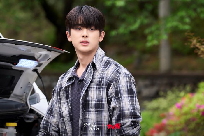 Intip Chemistry Kim Min Kyu dan Choi Yoon Ji di Drakor Romantis Terbaru “Love, Take Two”