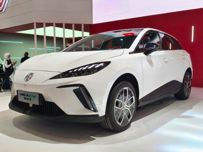Intip Fitur MG 4 EV Max Terbaru 2025 yang Bikin Mobil Sedan Listrik Ini Layak Kamu Pertimbangkan