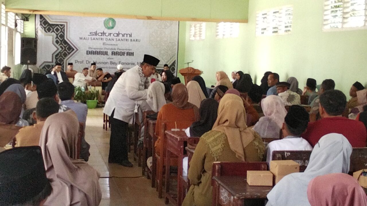 Prof Husnan Bey Fananie Kunjungi PP Daarul Arofah Belitung, Disambut Hangat Keluarga Besar Pesantren