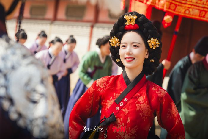 Kang Han Na Jadi Selir Licik Penuh Ambisi di Drakor Saeguk Terbaru Bon Appétit, Your Majesty