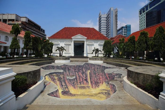 Aksi Demo Belum Reda, Pemerintah Bolehkan Wisman Liburan, Catat 5 Nomor Penting Ini