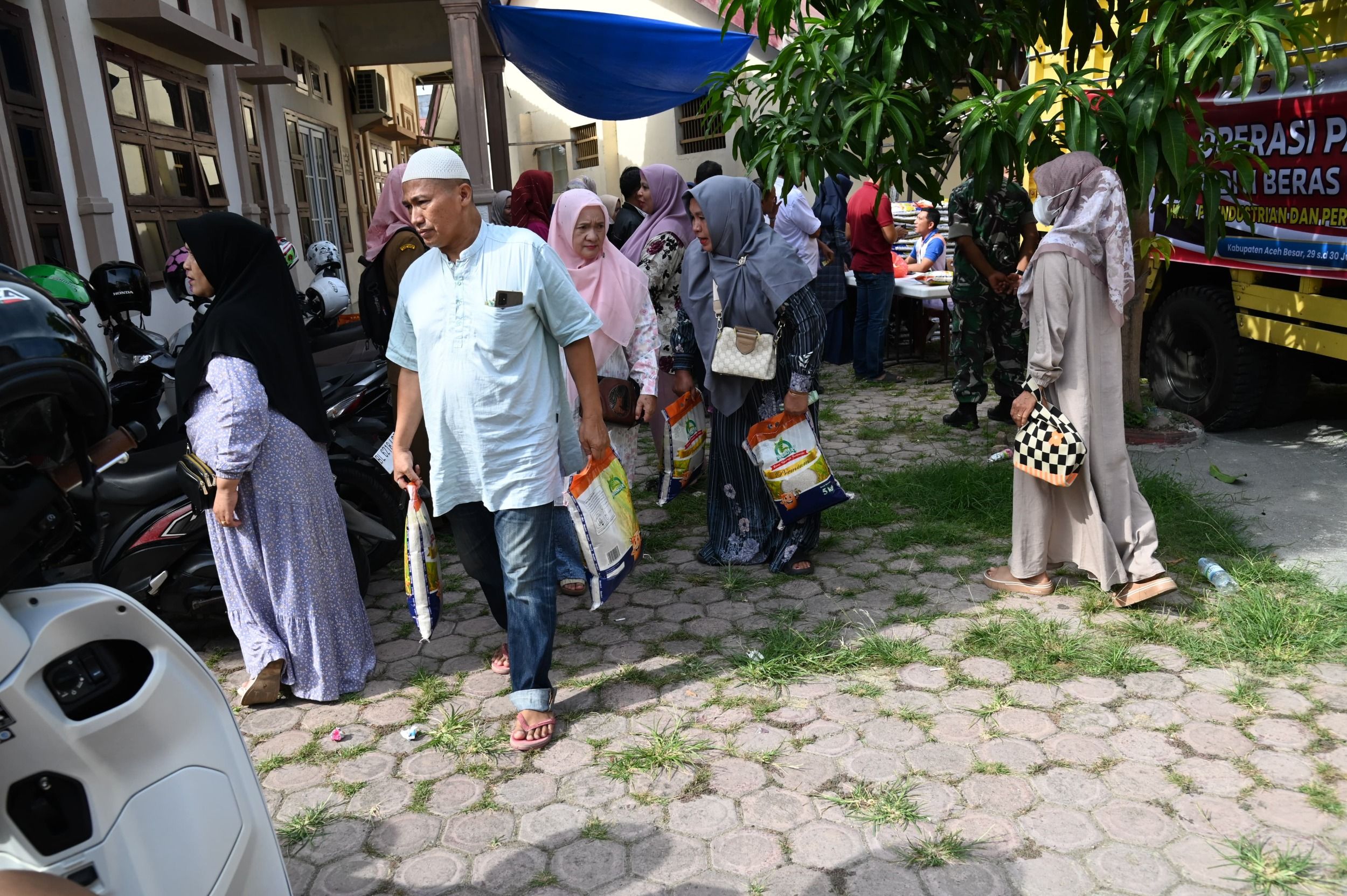 Harga Beras Naik? Tenang, Aceh Besar Subsidi 4,9 Ton Beras Premium