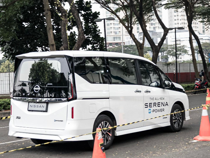Banyak Pilihan, Ini 5 Alasan Nissan Serena e-Power Terbaru 2025 Lebih Unggul Dibanding Rivalnya!