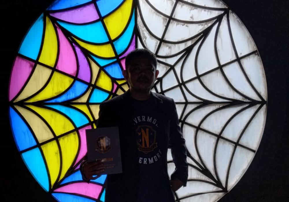 Ada Nevermore Academy Cabang Indonesia di Senci, IntiP Sekolah Wednesday Persembahan Netflix