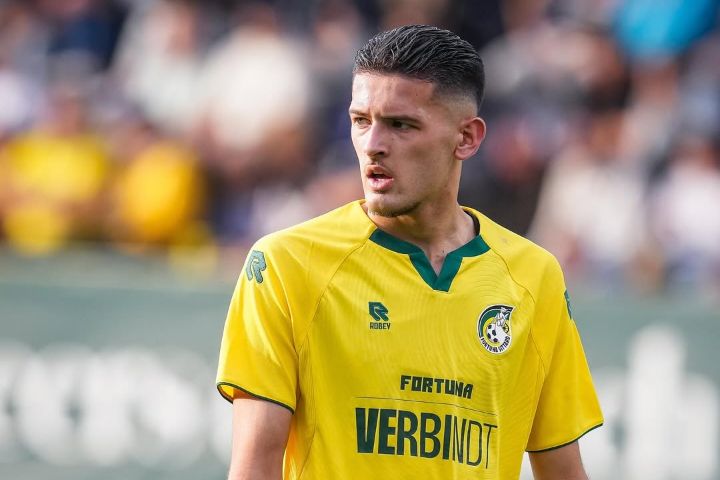 Buntut Tekel Keras Pemain Ajax, Justin Huber Resmi Kena Ban 3 Laga Eredivisie