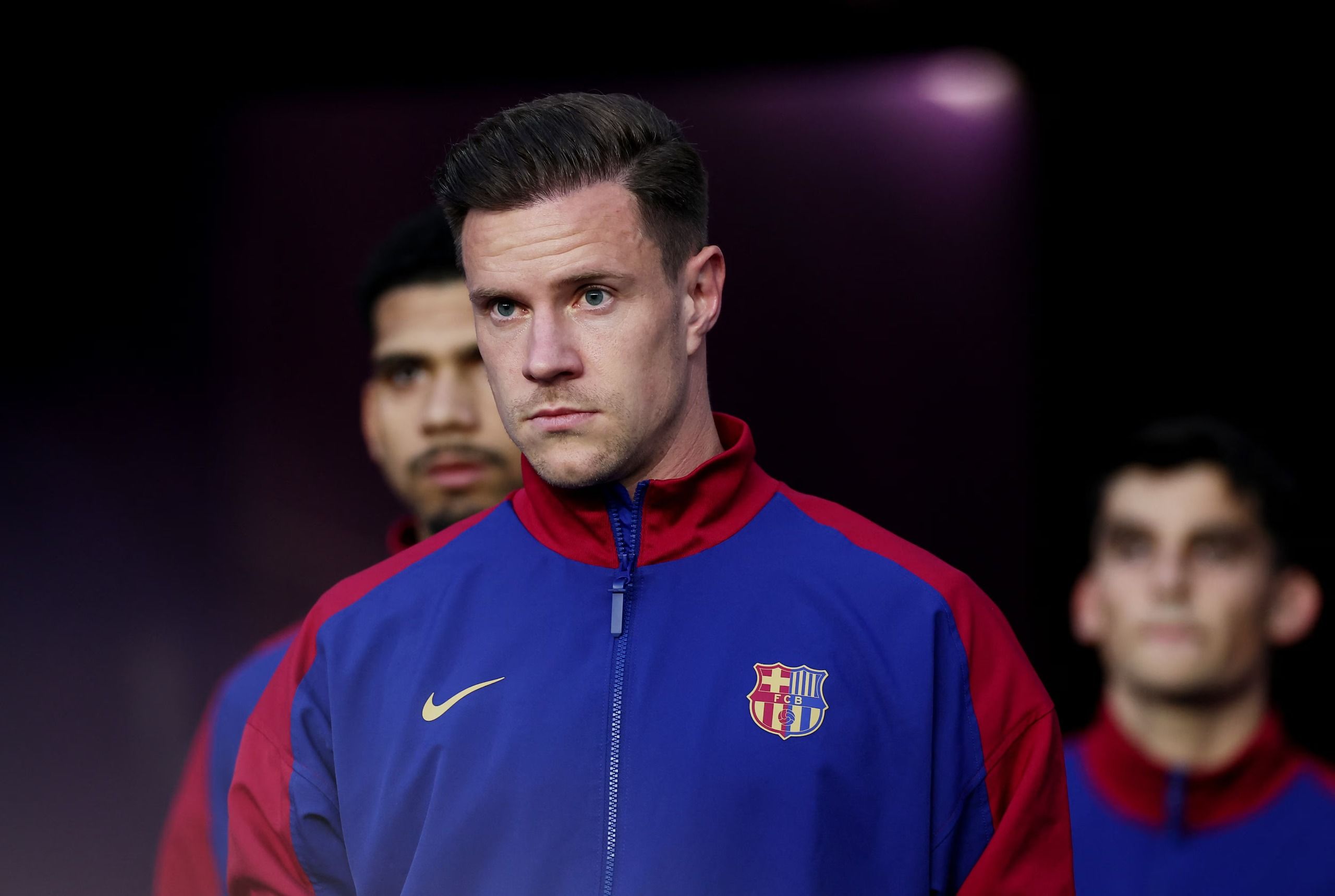 Ter Stegen Masih Cedera, Hansi Flick Tegaskan Joan Garcia Kiper Utama Barcelona