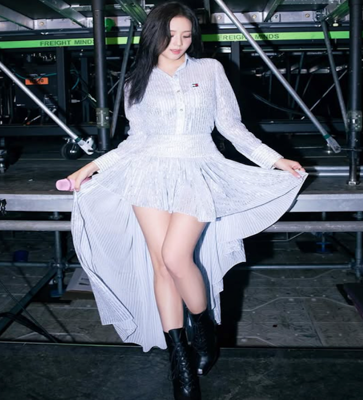 Deretan Kostum Khusus dari Desainer Ternama, Jisoo Tampil Bak Malaikat