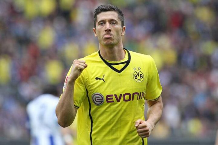 Robert Lewandowski Ungkap Pernah Setuju untuk Bergabung dengan Manchester United