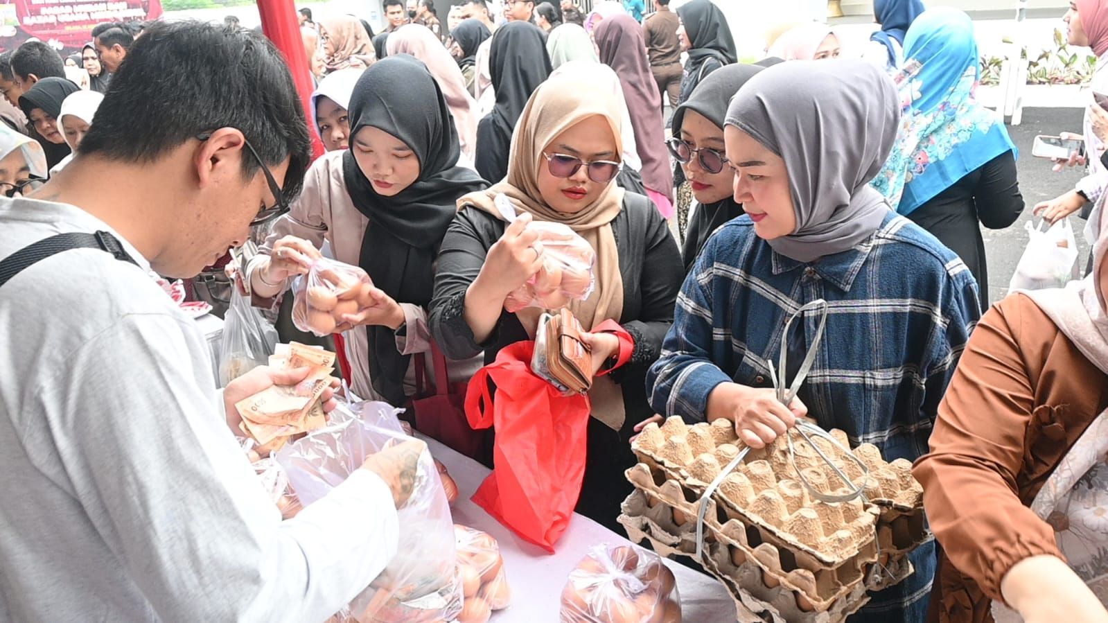 Kejaksaan Negeri Cianjur Gelar Pasar Murah dan Bazar UMKM, Dorong Ketahanan Pangan serta Ekonomi Lokal