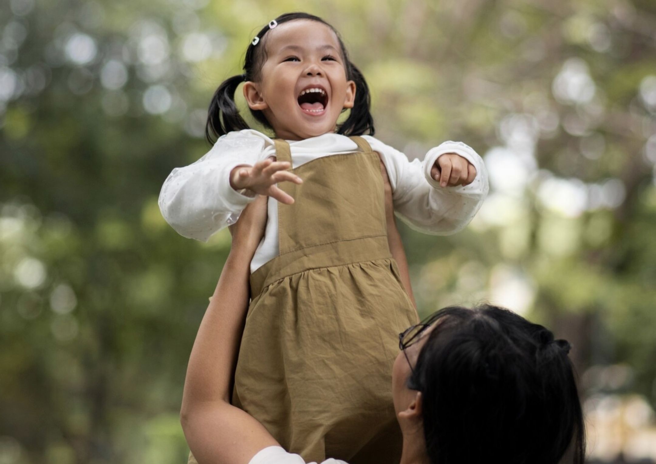 17 Caption Singkat tentang Anak Pertama yang Bikin Senyum-senyum Sendiri