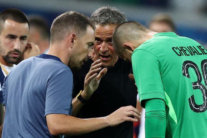 Luis Enrique Puji Lucas Chevalier Usai Debut dan Langsung Bawa PSG Juara UEFA Super Cup