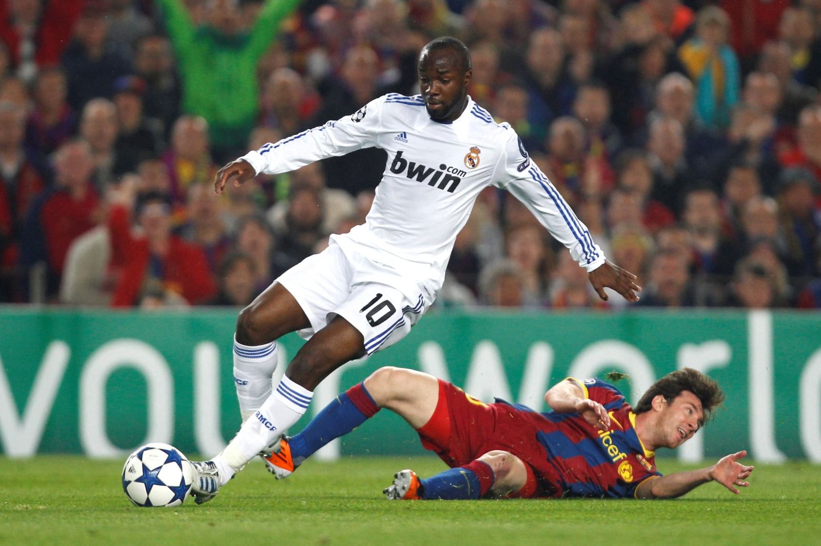 Masalah Aturan Transfer, Lassana Diarra Tuntut Ganti Rugi dari FIFA dan FA Belgia Senilai Rp1,23 Triliun