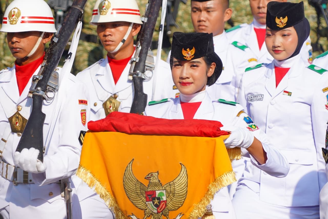 Bupati Garut Pimpin Upacara Peringatan HUT ke-80 RI di Alun-Alun Garut