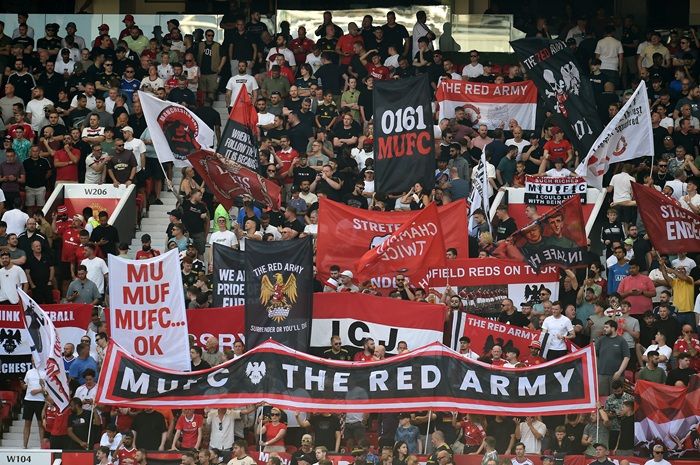 Jika Ingin Datangkan Senne Lammens, Manchester United Harus Rogoh Rp475 miliar