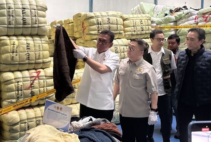 Sita Ribuan Bal Pakaian Bekas Impor, Mendag: Bisnis Thrifting Ganggu Industri Nasional