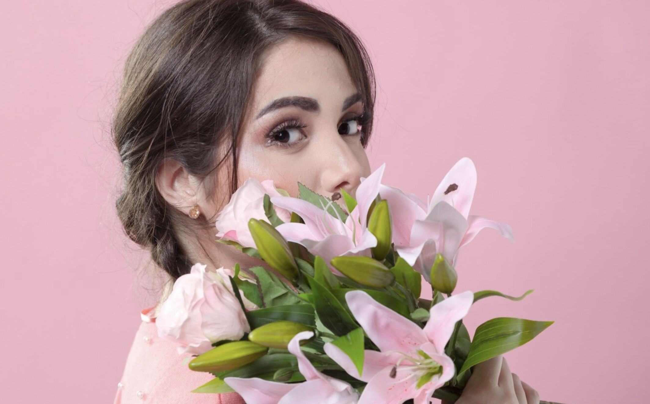 17 Ide Bio Instagram Pencinta Warna Pink dalam Bahasa Inggris, Lembut dan Feminin