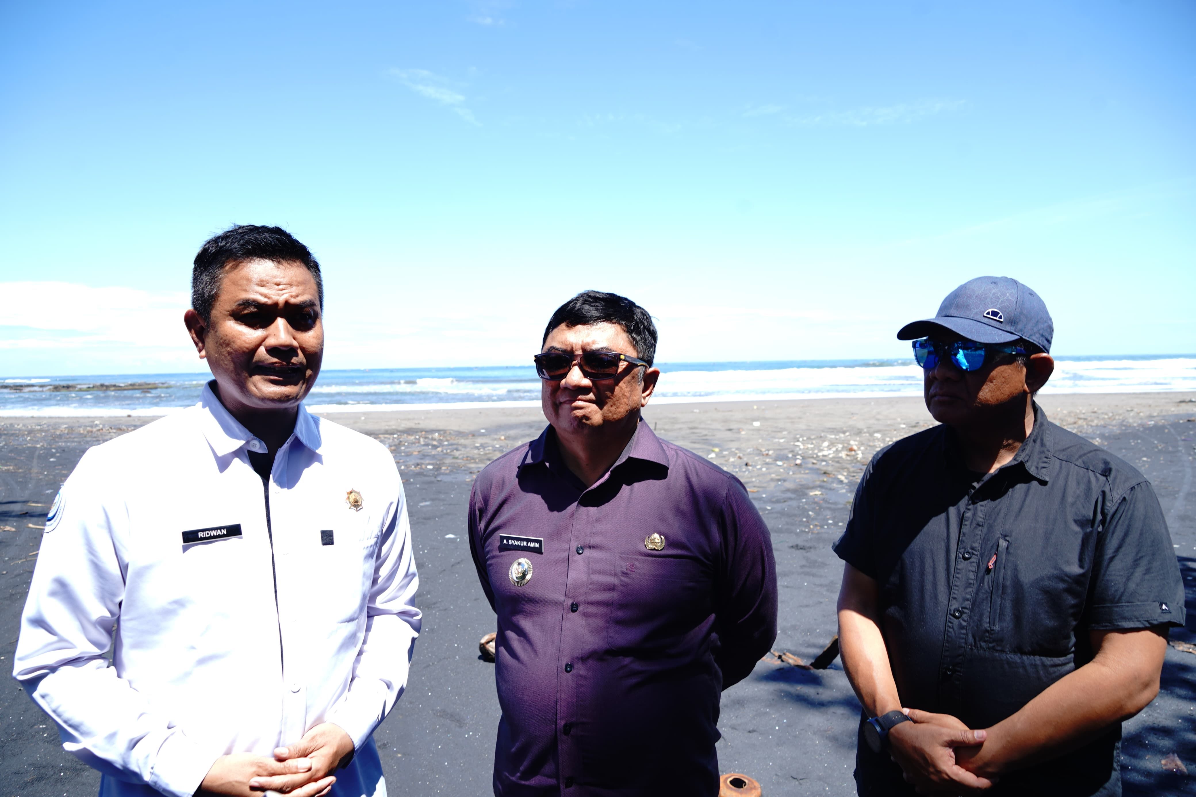 Bupati Garut Dampingi KKP Tinjau Lokasi Rencana Pembangunan Pelabuhan di Pantai Cidora