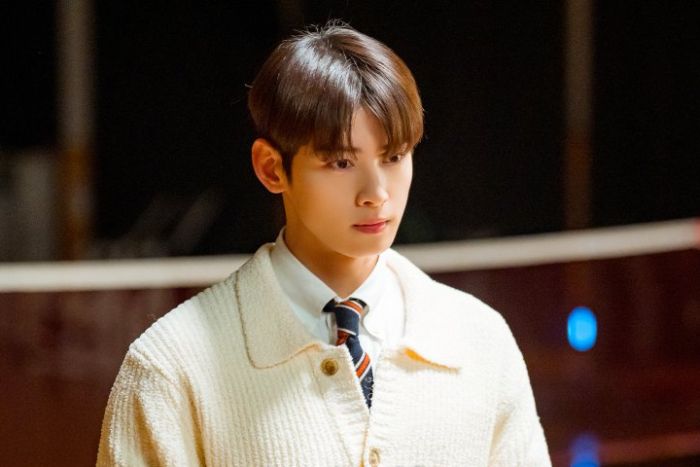 Cha Eun Woo Masuk Wamil, Agensi Fantagio Alami Krisis Finansial?