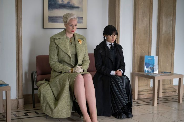 Bikin Merinding! Kepala Sekolah Principal Weems Comeback di Wednesday Season 2