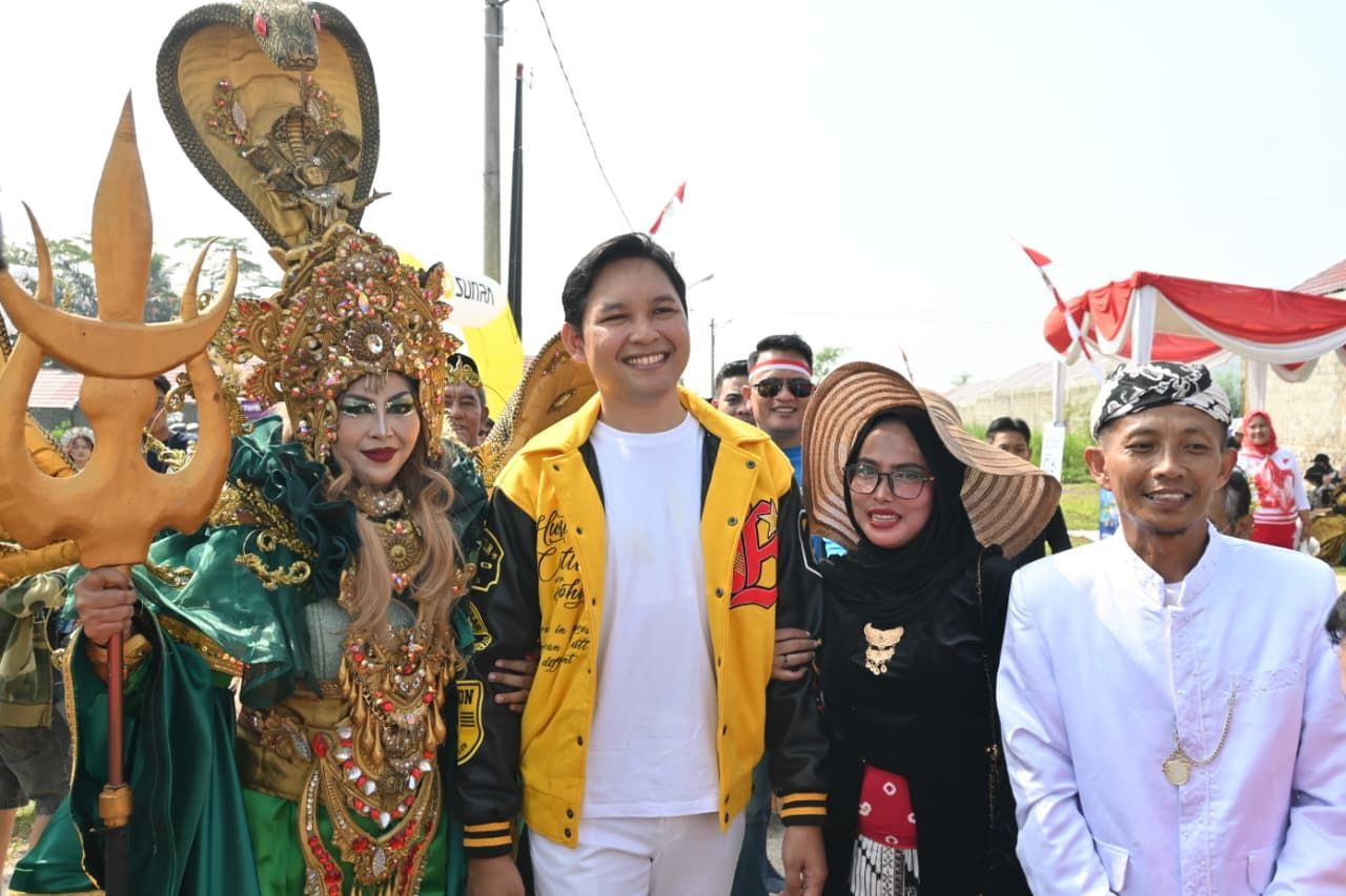 Bupati Cianjur Hadiri Karnaval Budaya di Warungkondang Meriahkan HUT ke-80 RI