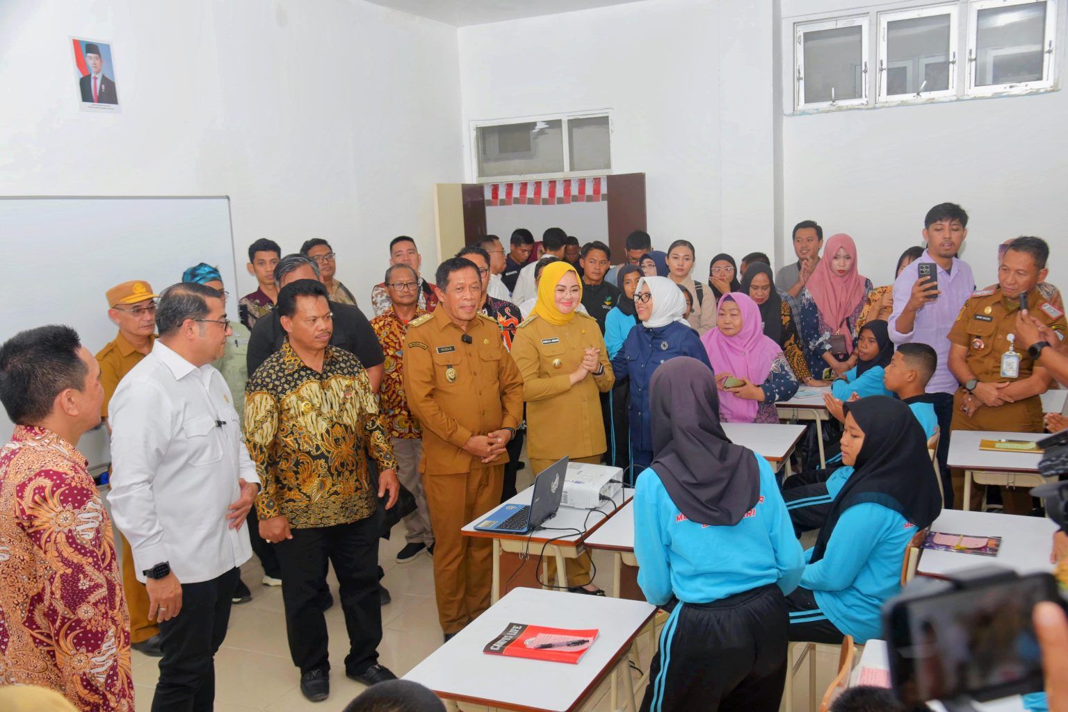Menteri Ekonomi Kreatif Tinjau Produk Sekolah Rakyat di Kendari, Wali Kota Siapkan Lahan Baru