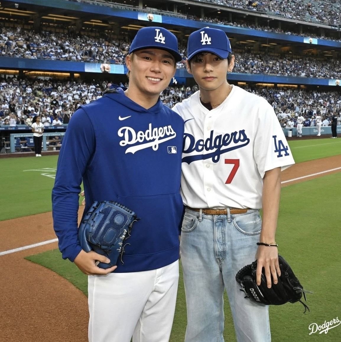 Taehyung BTS Bikin Stadium Dodgers Riuh, Nomor 7 Jadi Simbol Manis untuk ARMY