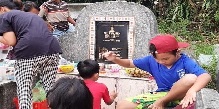 Mengenal Ceng Beng: Tradisi Ziarah Makam pada Masyarakat Tionghoa di Indonesia