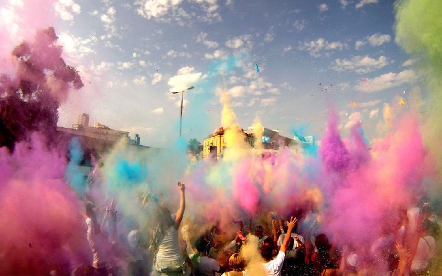 Dhuleti: Salah Satu Kegiatan Yang Ada Di Dalam Acara Festival Holi