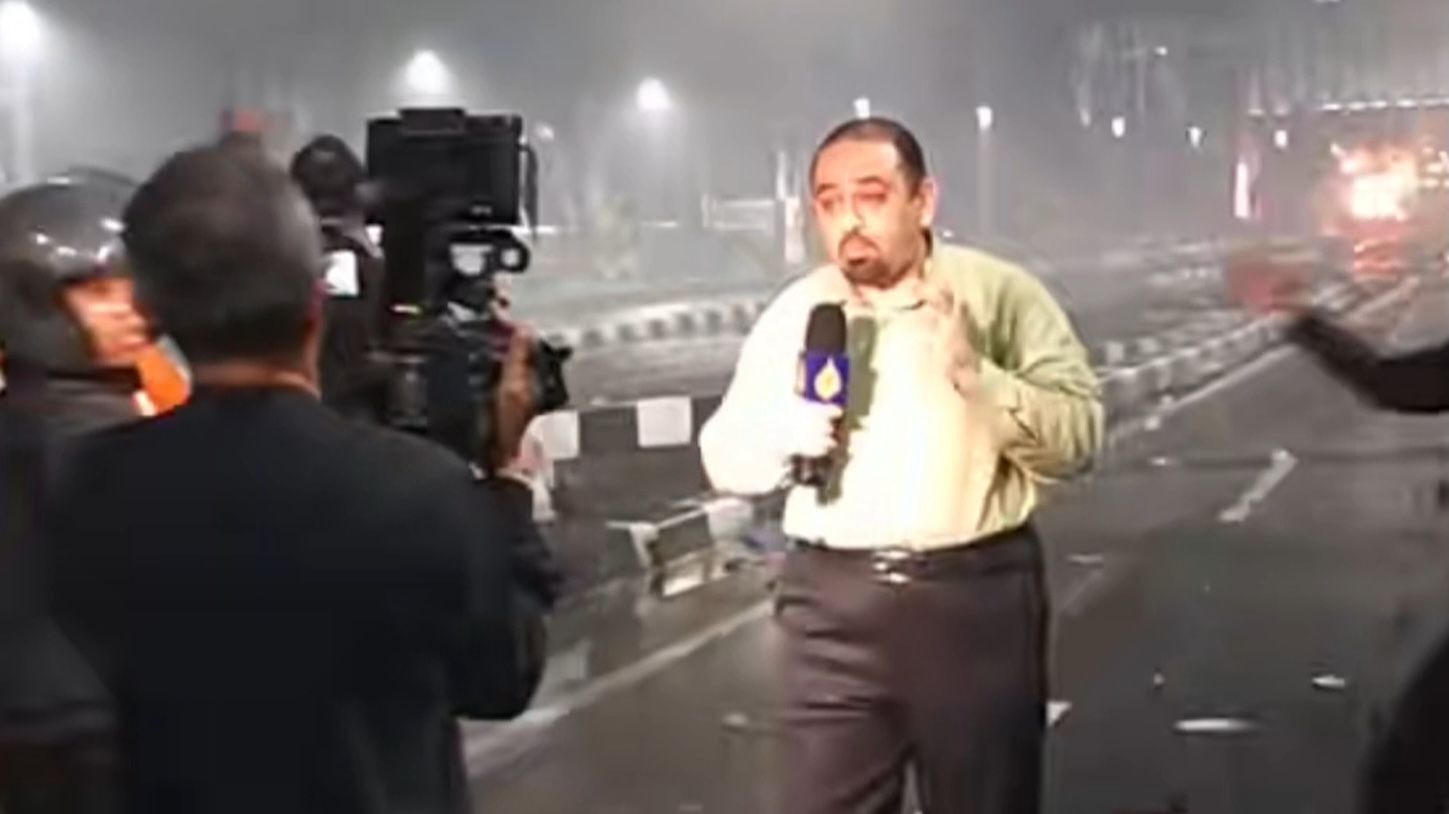 Momen Jurnalis Al-Jazeera Liput Kejadian Demo di Indonesia