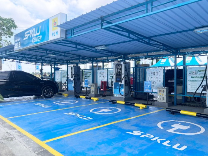 Mau Liburan Nataru Naik Mobil Listrik? 5 Hal Penting yang Wajib Banget Kamu Perhatikan!