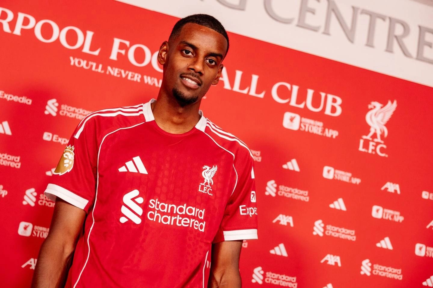 Alexander Isak Senang Kembali Bermain Setelah Resmi Berseragam Liverpool