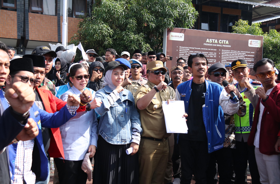 Bupati Garut dan Forkopimda Terima Aspirasi Aliansi Mahasiswa dan Masyarakat Garut