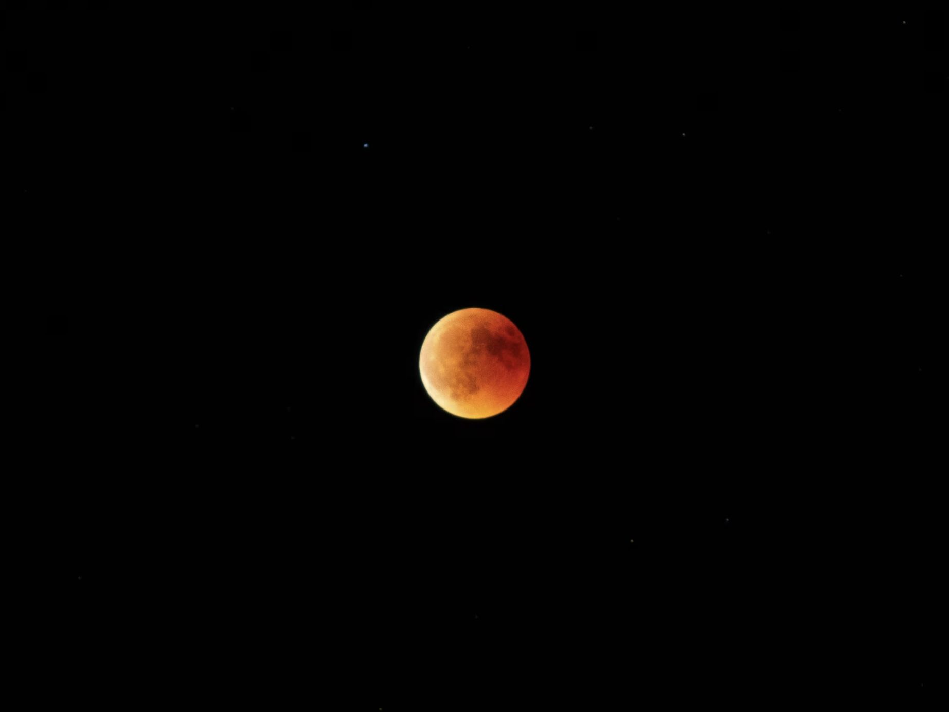 17 Caption Singkat tentang Gerhana Bulan yang Bikin Postingan Kamu Makin Aesthetic