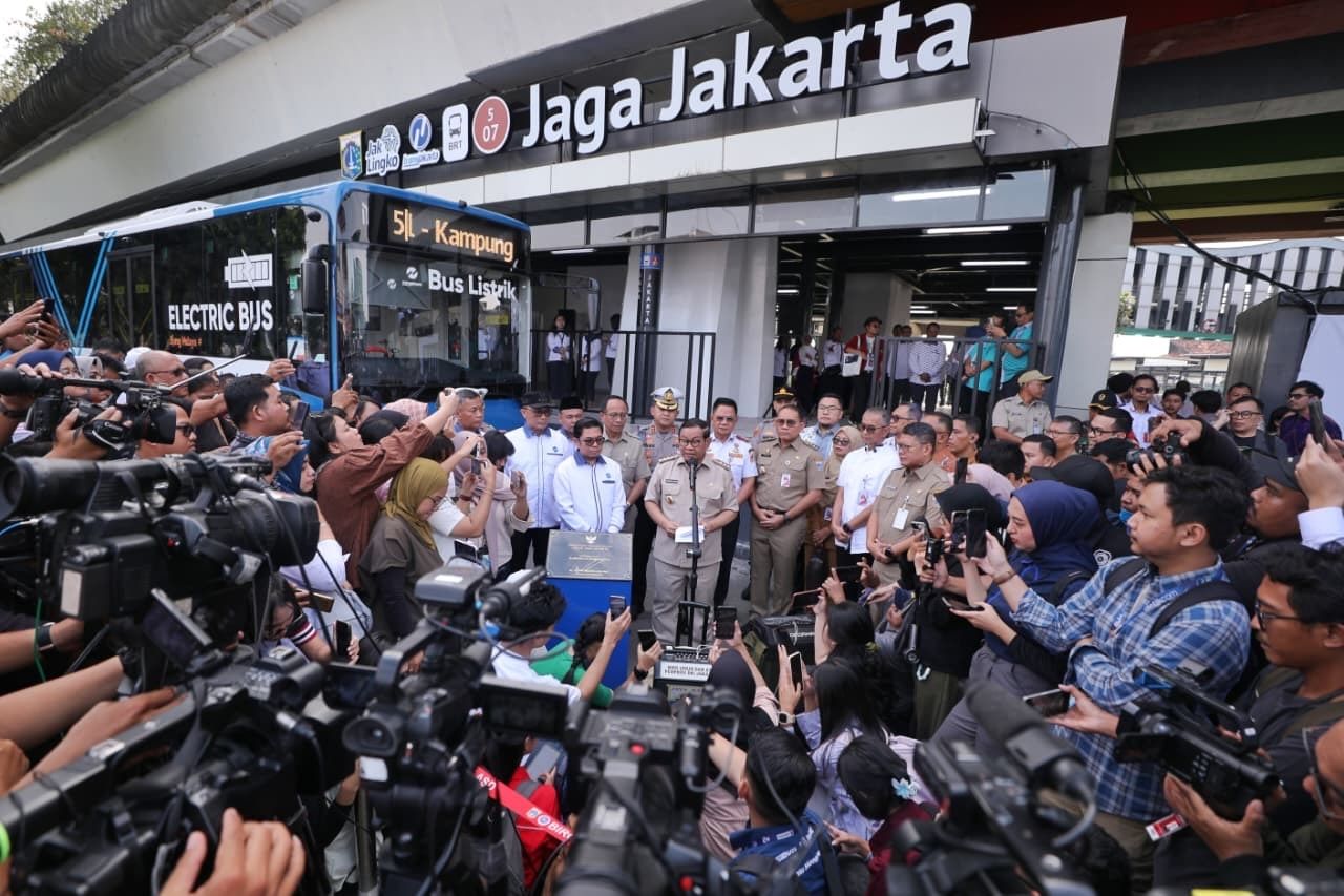 Halte “Jaga Jakarta” Resmi Dibuka, Pemprov DKI Hadirkan 50 Bus Listrik Baru