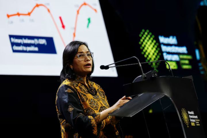 Sri Mulyani Dicopot dari Menteri Keuangan, Rupiah Langsung Tertekan