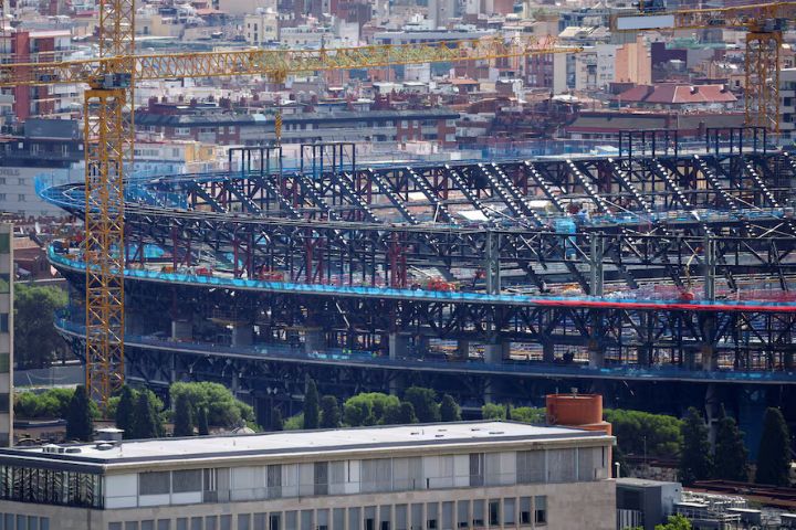 Camp Nou Belum Selesai Renovasi, Barcelona Terpaksa Bermain Kandang di Stadion Latihan Berkapasitas 6.000 Penonton
