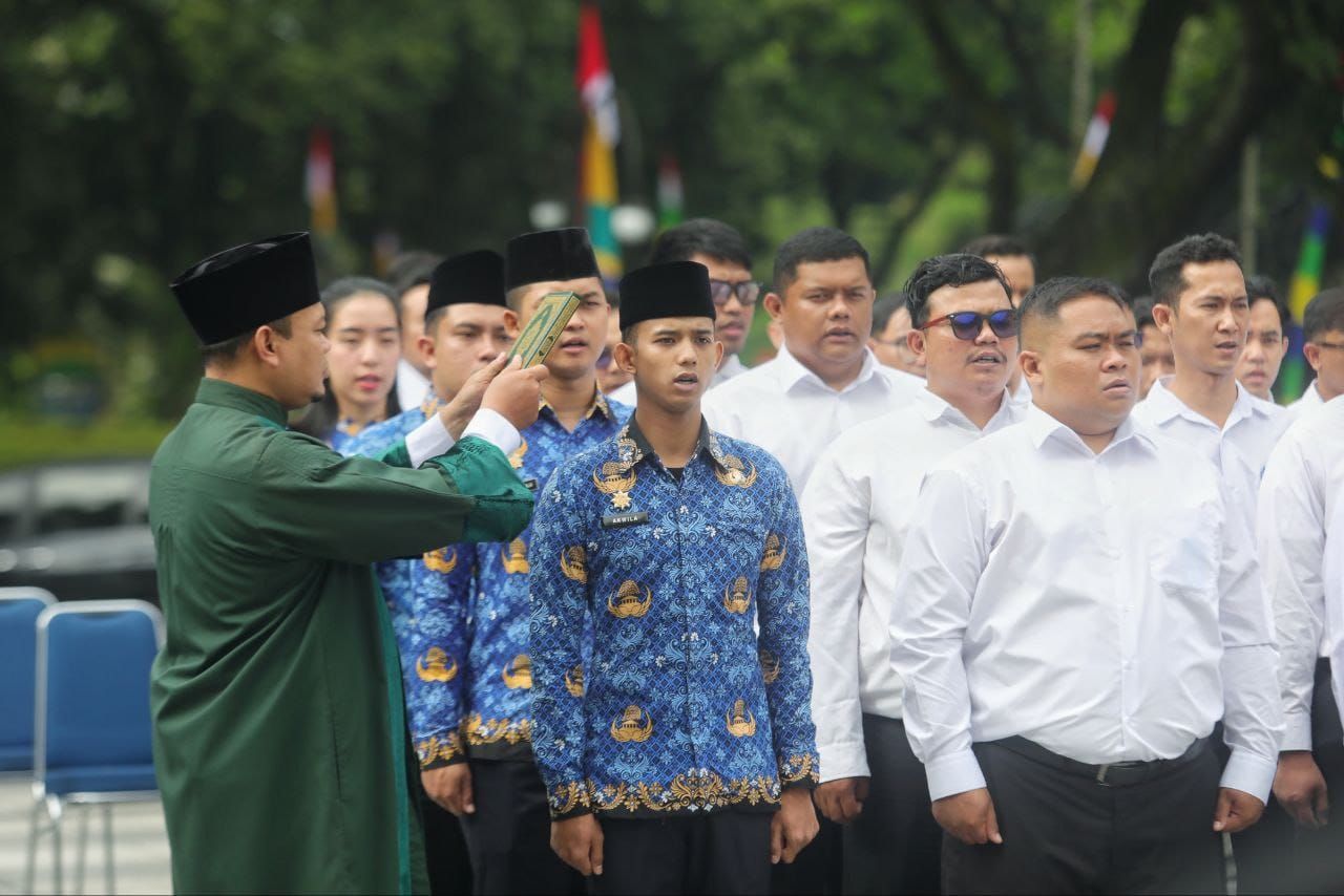 212 ASN Baru Dilantik, Wali Kota Bandung Tekankan Integritas dan Pengabdian